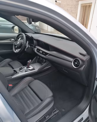 Stelvio competizione 280cv  permuta con mercedes g