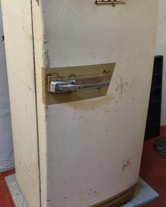 Frigorifero vintage CGE funzionante da restaurare