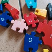 in legno levigato e colorati di tutti i colori,