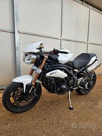  Triumph speed triple 1050