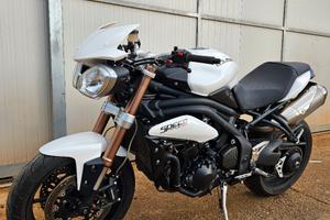  Triumph speed triple 1050