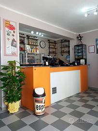 Attrezzatura Arredamento Bar completo