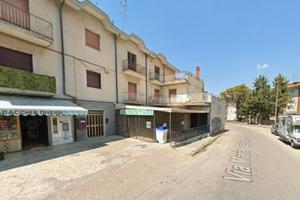 Locale commerciale con laboratorio