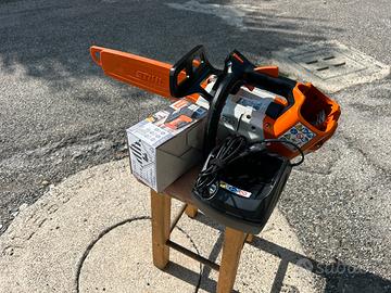 Motosega Stihl a batteria