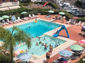 2v centrale lungomare 2piscine+p.auto. 5letti