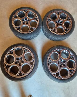 Cerchi in lega 20" e pneumatici bridgestone