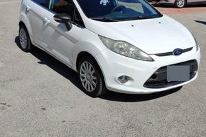 Ford fiesta 1.2 benzina -GPL