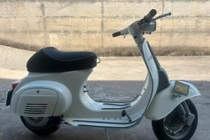 Vespa 50 special targa oro