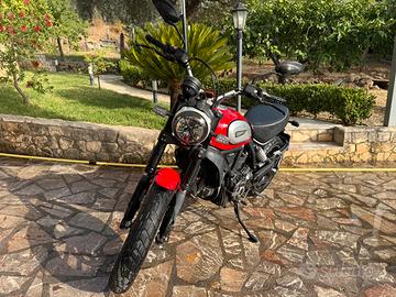 Ducati scrambler icon 800