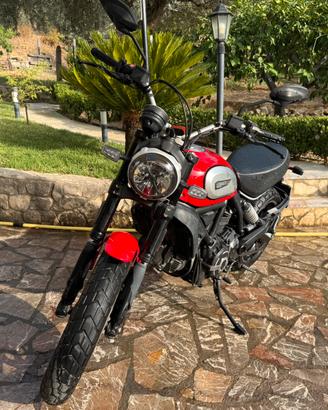 Ducati scrambler icon 800