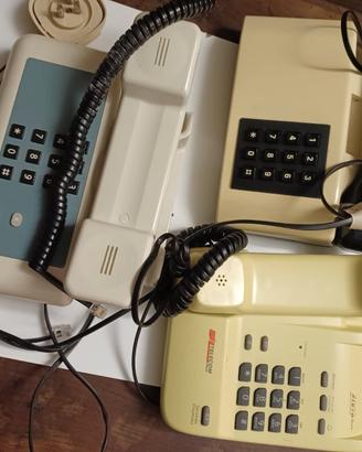Vari telefoni fissi vintage 