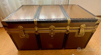 Baule vintage da viaggio con scomparti interni