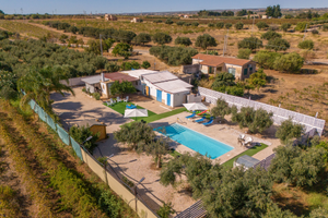 Casa indipendente con piscina
