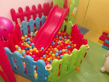 Scivolo con vasca e palline