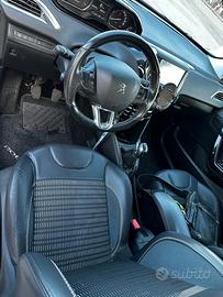 Peugeot 208 Neopatentati
