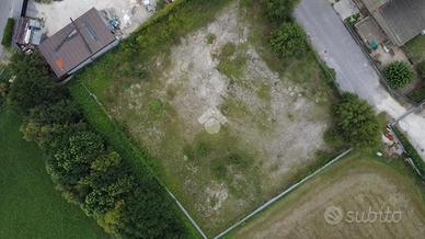 CAPANNONE A BOTTICINO