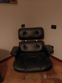 Poltrona in pelle nera Charles & Ray Eames per ICF