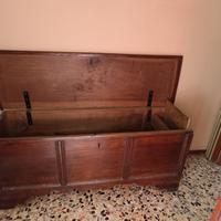 Cassapanca  antica
