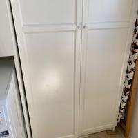 Armadio bianco Ikea Billy con ante