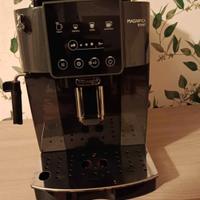 macchina caffè automatica DeLonghi 