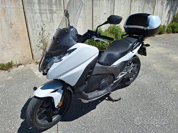  Honda Integra 750D 
ABS DCT