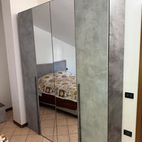 Camera da letto con armadio, 2 comodini e como’