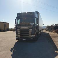 Scania con semirimorchio