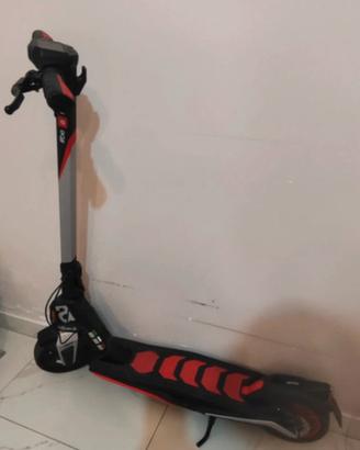 monopattino Aprilia