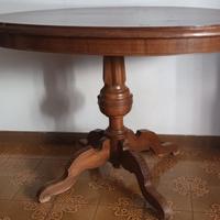 Tavolo ovale in noce