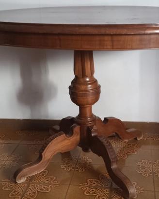 Tavolo ovale in noce