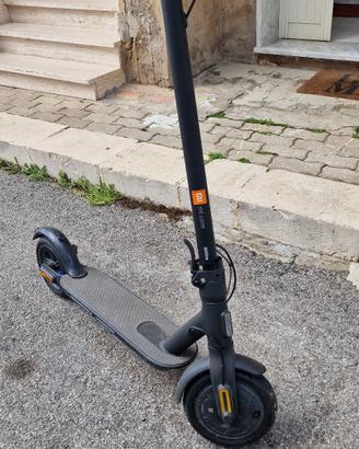 Monopattino Xiaomi essential