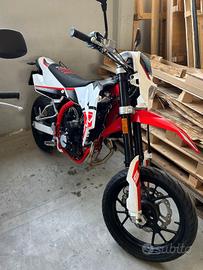 MOTARD SWM 125