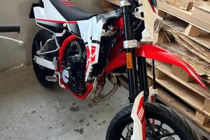 MOTARD SWM 125