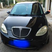 Lancia  Ypsilon  1.3  Momo Design