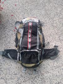 zaino trekking  di più giorni.