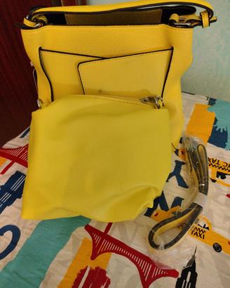 Borsa con pochette e tracolla 