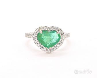 Anello smeraldo cuore 2,07 carati e diamanti