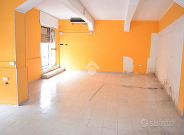 NEGOZIO A TAGLIACOZZO