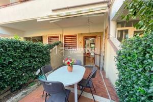 BILOCALE CON DOPPIO GIARDINO PRIVATO E INGRESSI IN