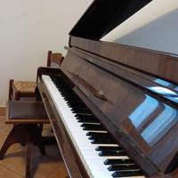 Pianoforte verticale acustico