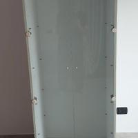 VETRINA CON RIPIANI E ANTE IN CRISTALLO