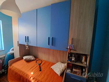 Cameretta a ponte con scrivania