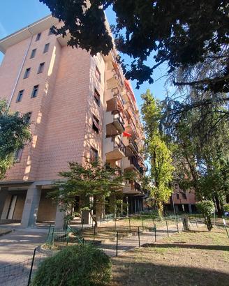 Appartamento 128 mq 3 camere 2 bagni - Box- centro