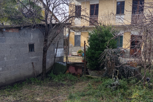 Rustico molto grande