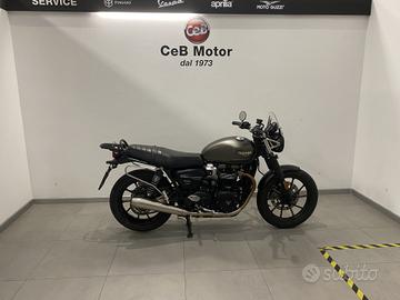 TRIUMPH STREET TWIN 900