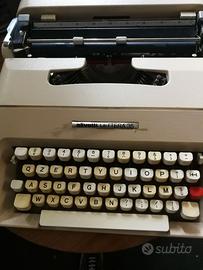 Macchina per scrivere Olivetti Lettera 35