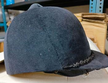 cappelli ( cap ) da fantino tg 53 e 59.