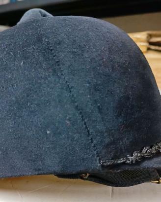 cappelli ( cap ) da fantino tg 53 e 59.