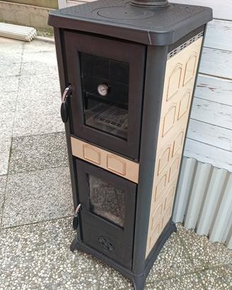 Stufa a Legna con Forno Nordica