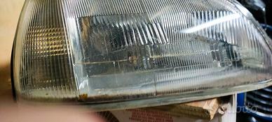 fari anteriori e posteriori Renault Clio 1998